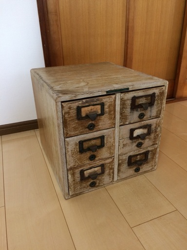 アンティーク レトロ 骨董 昭和 な 木の図書カード棚 キャビネット 小引き出し 収納 まめ 横浜の家具の中古あげます 譲ります ジモティーで不用品の処分