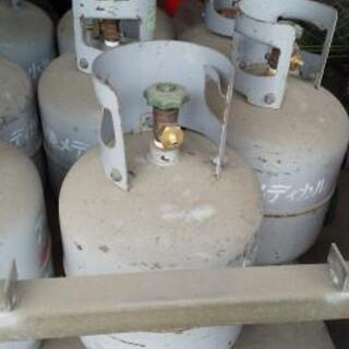 空のガズボンベ早い者勝ち 空のガズボンベ早い者勝ち