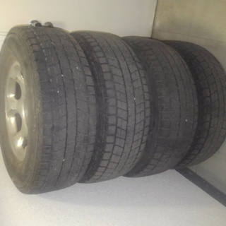 DANLOP WINTER MAXX SJ8 275/65R17...