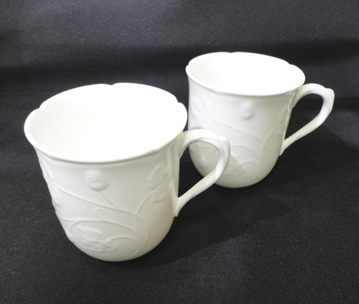 美品 Minton ミントン ヴィクトリアストロベリー ホワイト ペアマグ マグカップ モノハウス 白石 白石の食器 コーヒー ティー の中古あげます 譲ります ジモティーで不用品の処分