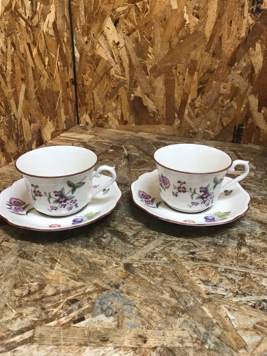 中古 ノリタケアイボリーチャイナ　マウンテングレープ　カップ＆ソーサー2客セット