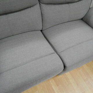 2017年製 布製 2人掛け 電動リクライニングソファ グレー系 座面硬め 幅180×奥90×高98cm ☆ PayPay(ペイペイ)決済可能 ☆ 札幌市 清田区 平岡