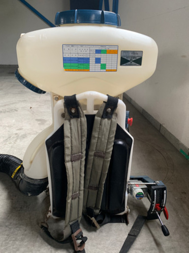ヤンマー エンジン式背負い 動力散布機 FS401