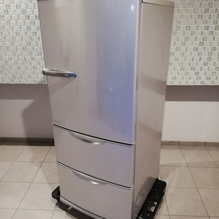 ◼️商談中□美品□AQUA アクア 冷蔵庫（272L・右開き）AQR-271C
