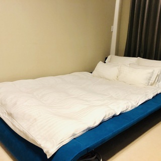 53万円の高級ウォーターベッド譲ります。セミダブルサイズ・ブルー・おしゃれ・個性派・ロータイプ