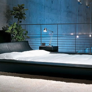 53万円の高級ウォーターベッド譲ります。セミダブルサイズ・ブルー・おしゃれ・個性派・ロータイプ