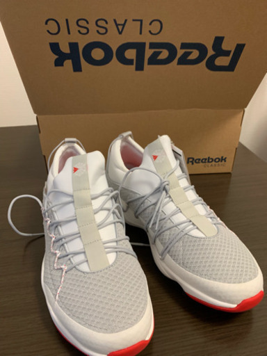 【新品】Reebok スニーカー 28cm