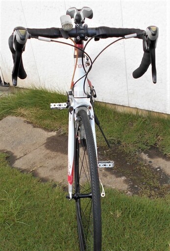 売り切れ受付終了momentumロードバイク700X25C 2X9 18段変速カスタム車 売り切れ受付終了momentumロードバイク700X25C 2X9 18段変速カスタム車