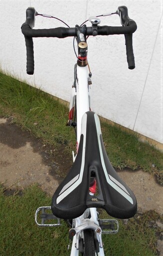 売り切れ受付終了momentumロードバイク700X25C 2X9 18段変速カスタム車 売り切れ受付終了momentumロードバイク700X25C 2X9 18段変速カスタム車