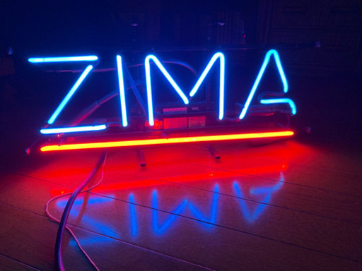 ZIMAのネオンサイン