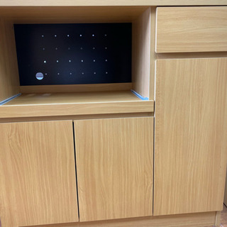 レンジも置けちゃうカップボード 3枚扉で収納バッチリ!! レンジも置けちゃうカップボード 3枚扉で収納バッチリ!!