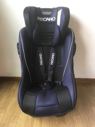 美品RECAROチャイルドシート