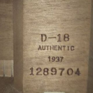 マーチンD18 オーセンティック