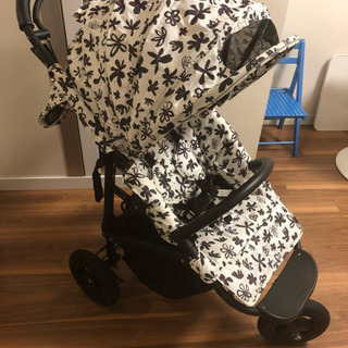 美品 ベビーカー エアバギー ココブレーキ 限定ブラックパンジー