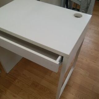 IKEAパソコンテーブル（決まりました）