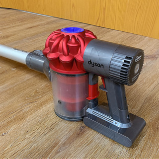dyson fluffy コードレスクリーナー モーターヘッド DC74 動作確認済み 充電器付き (592)AKARI ダイソン、ソフトローラーを搭載したコードレス掃除機「DC74」 - 価格.com