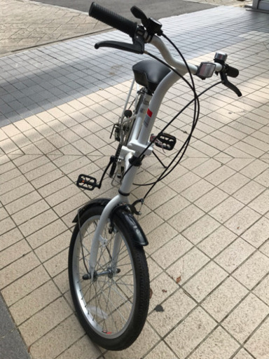 DAHONホワイト折りたたみ自転車20inch ブリヂストン空気入れ付き［美品］ 美品 折りたたみ自転車 空気入れ付き DAHONホワイト折りたたみ自転車