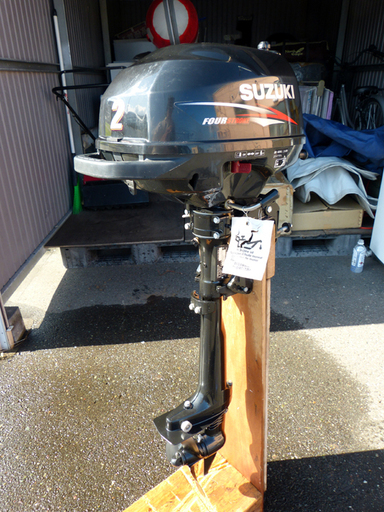北海道苫小牧発!! 使用頻度極少 SUZUKI/スズキ 2馬力 船外機 DF2 OHV 4ストロークエンジン