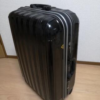 スーツケース（5〜7泊用）鍵無し。スーツケースベルトおまけします。