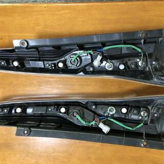 C26 セレナ 後期純正テールランプ ハーネス付属 C26 セレナ 純正LEDテールランプ左右＋純正ハイマウントストップランプ