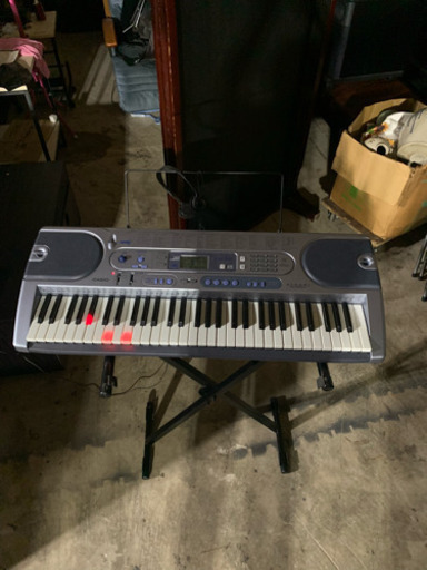CASIO 電子キーボード 格安で！(スタンド付き)