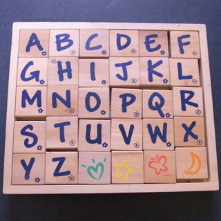 アルファベット　木製　パネル