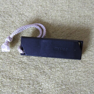 USBメモリ　４GB