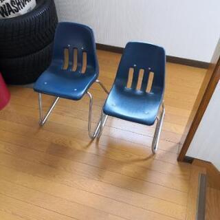 幼児用、高さ違い椅子、２個セット