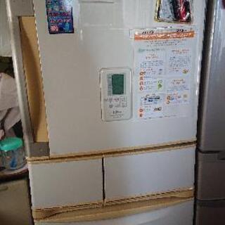 富士通の冷蔵庫  2001年製。5ドア製
