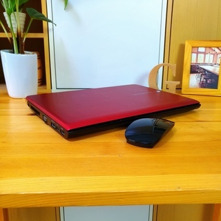 corei3で高性能！ 可愛いカーマインレッドのdynabook♪ 薄型軽量で