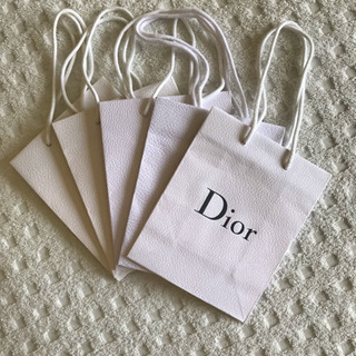 Dior の紙袋