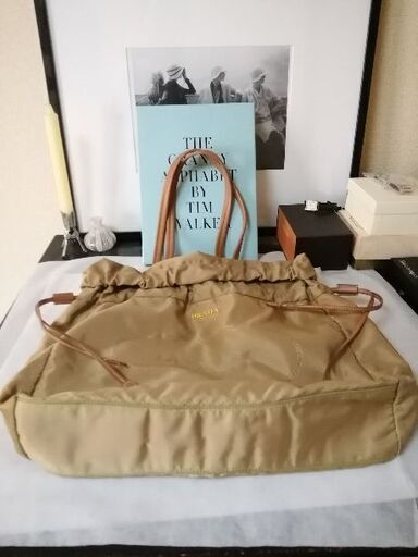 良品。PRADA プラダ 巾着絞り ロゴジャガード ショルダーバッグ