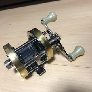 リール  アンバサダー5501cs ロケット シャンパンゴールド