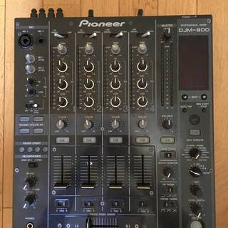 DJセット（DJミキサー：Pioneer DJM-800 × 1台、ターンテーブル：Technics SL-1200 MK5 × 2台、Ortofon Concorde Twin Qbert ×2個 ）