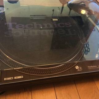 DJセット（DJミキサー：Pioneer DJM-800 × 1台、ターンテーブル：Technics SL-1200 MK5 × 2台、Ortofon Concorde Twin Qbert ×2個 ）