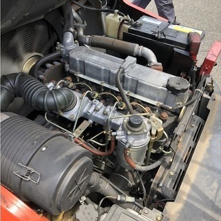 2.5t　日産フォークリフト　何故か？トヨタカラーに塗装されております。