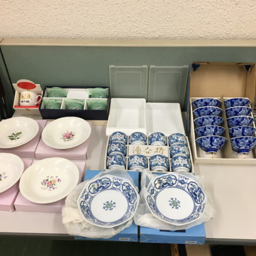 新品 贈答品 大量 まとめ売り 湯のみ たち吉プレート皿 中皿 カップ 茶碗