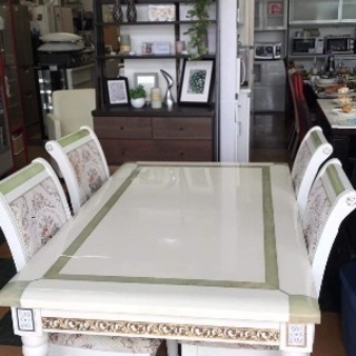 大理石テーブルを入荷致しました！