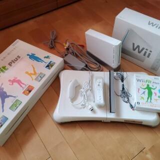 【値下げします＋ウイイレ】Wii + Wiiボード + Wii Fit