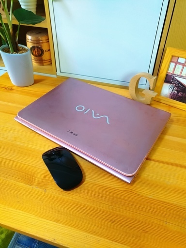 corei5メモリ6Gで大容量1Tの超高性能VAIO☆　ブルーレイ対応！　可愛いコーラルピンク♪　14インチの薄型軽量タイプで持ち運びが便利★　　　最新windows10 64Bit　 DVDマルチ　　マウス＆ウェブカメラ付き 　速い　簡単　初心者向き