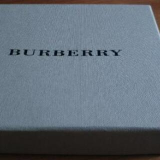 【新品】【未使用】【箱付き】BURBERRYの本革財布