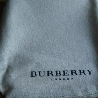 【新品】【未使用】【箱付き】BURBERRYの本革財布