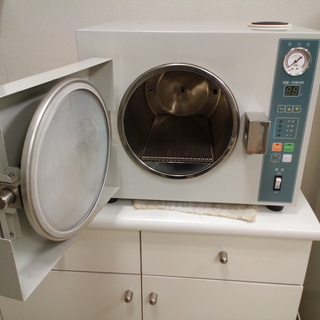 オートクレーブ　高圧蒸気式滅菌器　TE-241EH