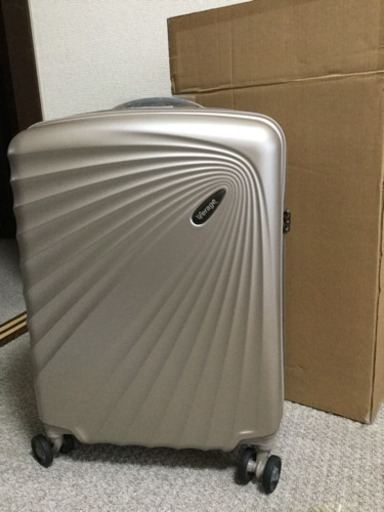 機内持ち込みサイズ  新品 キャリーバック