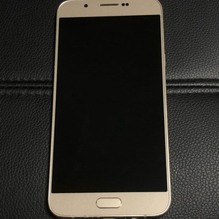 au  GALAXY A8 SCV32 ゴールド