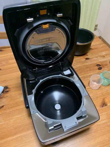 【断捨離】ZOJIRUSHI 炊飯器 5.5合 NW-KA10-BZ