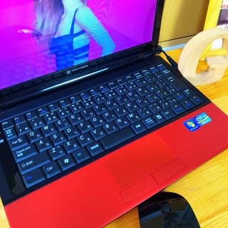 corei5メモリ8Gで超高性能☆ 可愛いカーマインレッド♪ 11.6インチの 