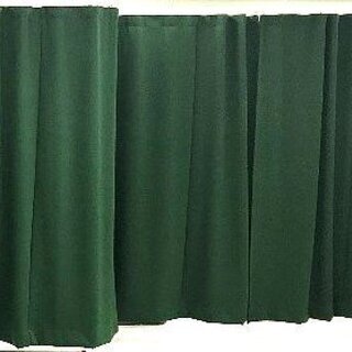 オーダーメイド　綺麗なグリーンカラー(緑)の防火カーテン　リラクゼーションサロンやエステサロン、整体院等、大きいので業務用の間仕切りとして◎ オーダーメイド 綺麗なグリーンカラー(緑)の防火カーテン