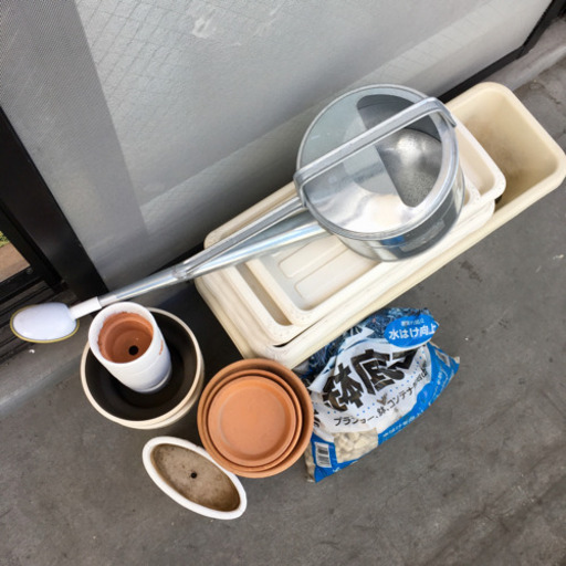植木鉢 プランター各種 Ikea鉢カバー ジョウロ 鉢底石 まとめてどうぞ Morris 西京極の家庭用品 ガーデニング の中古あげます 譲ります ジモティーで不用品の処分