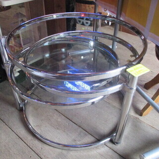 ガラス テーブル・直径約60㎝・高さ約44㎝／インテリア・家具
